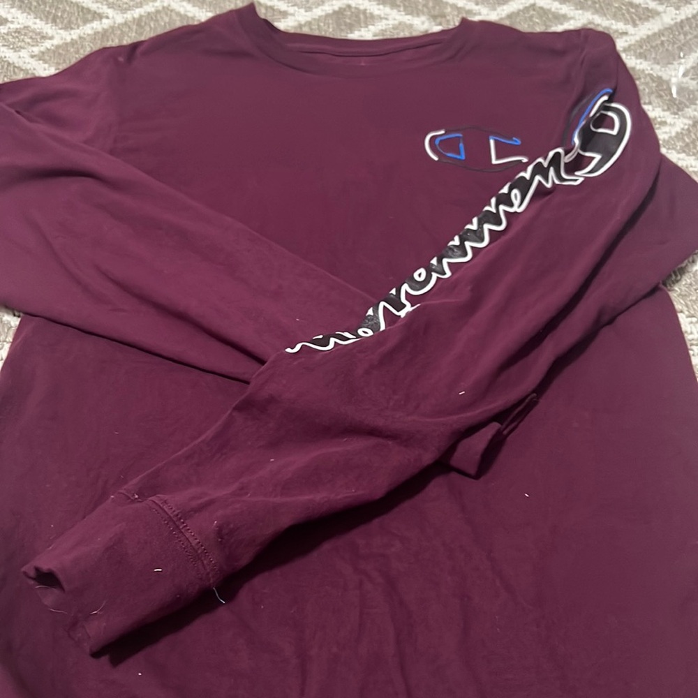 Champion Men’s long sleeve Tee size small